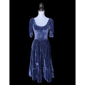 Hill House Louisa Nap Dress in Navy Blue Velvet Size Small Puff Sleeve Tiered